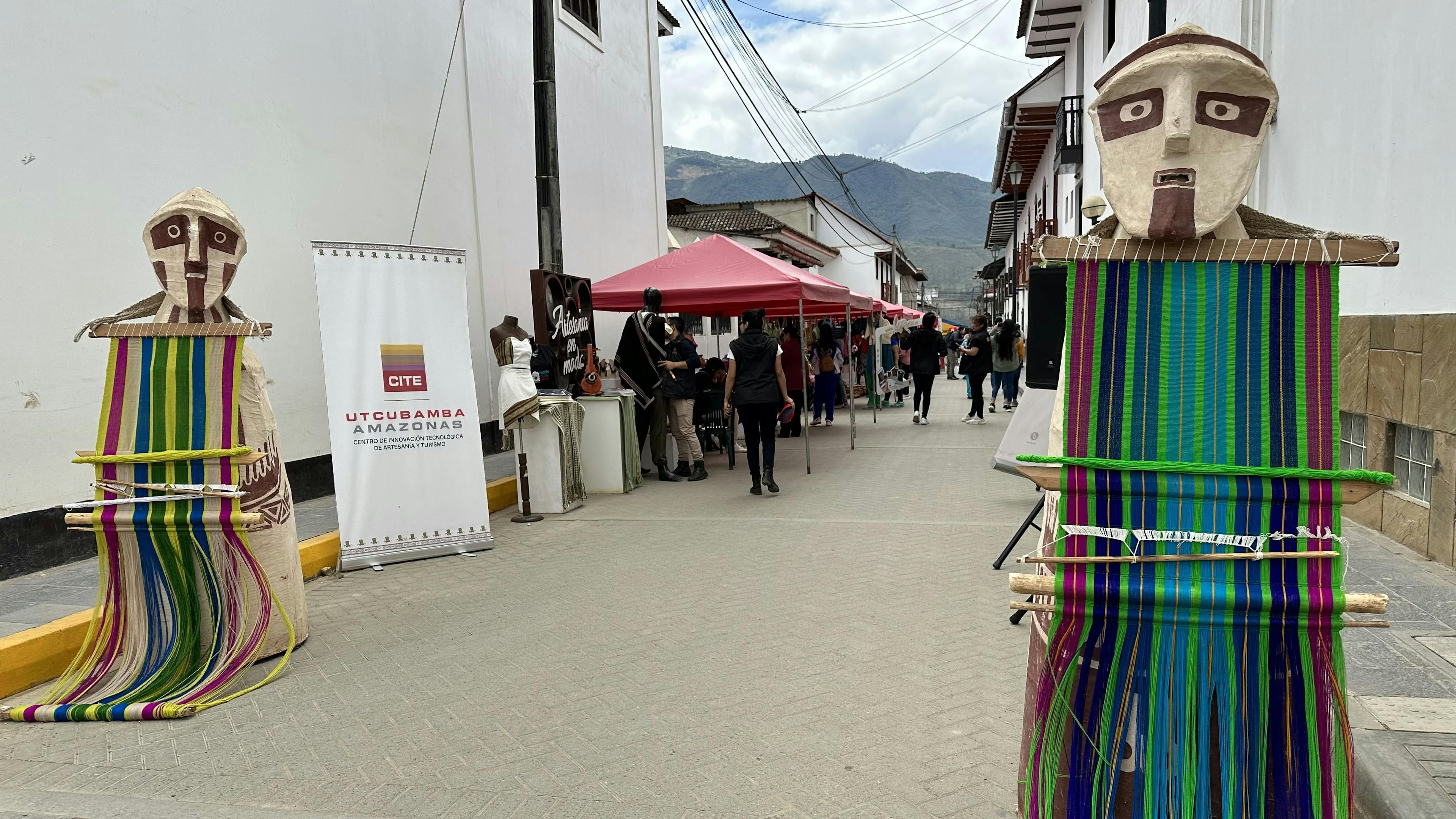 Feria Artesanal La Rueca: Impulsando la Economía Local y Promoviendo la Seguridad Vial en Chachapoyas