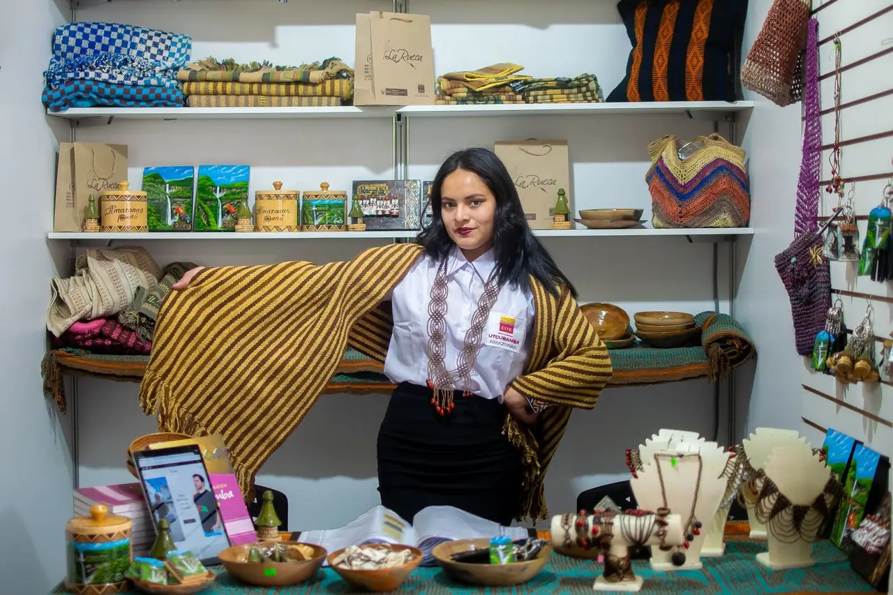 Foto 1 de «CITE Utcubamba Amazonas Presente en la Feria Nacional de Artesanía "De Nuestras Manos 2023"»