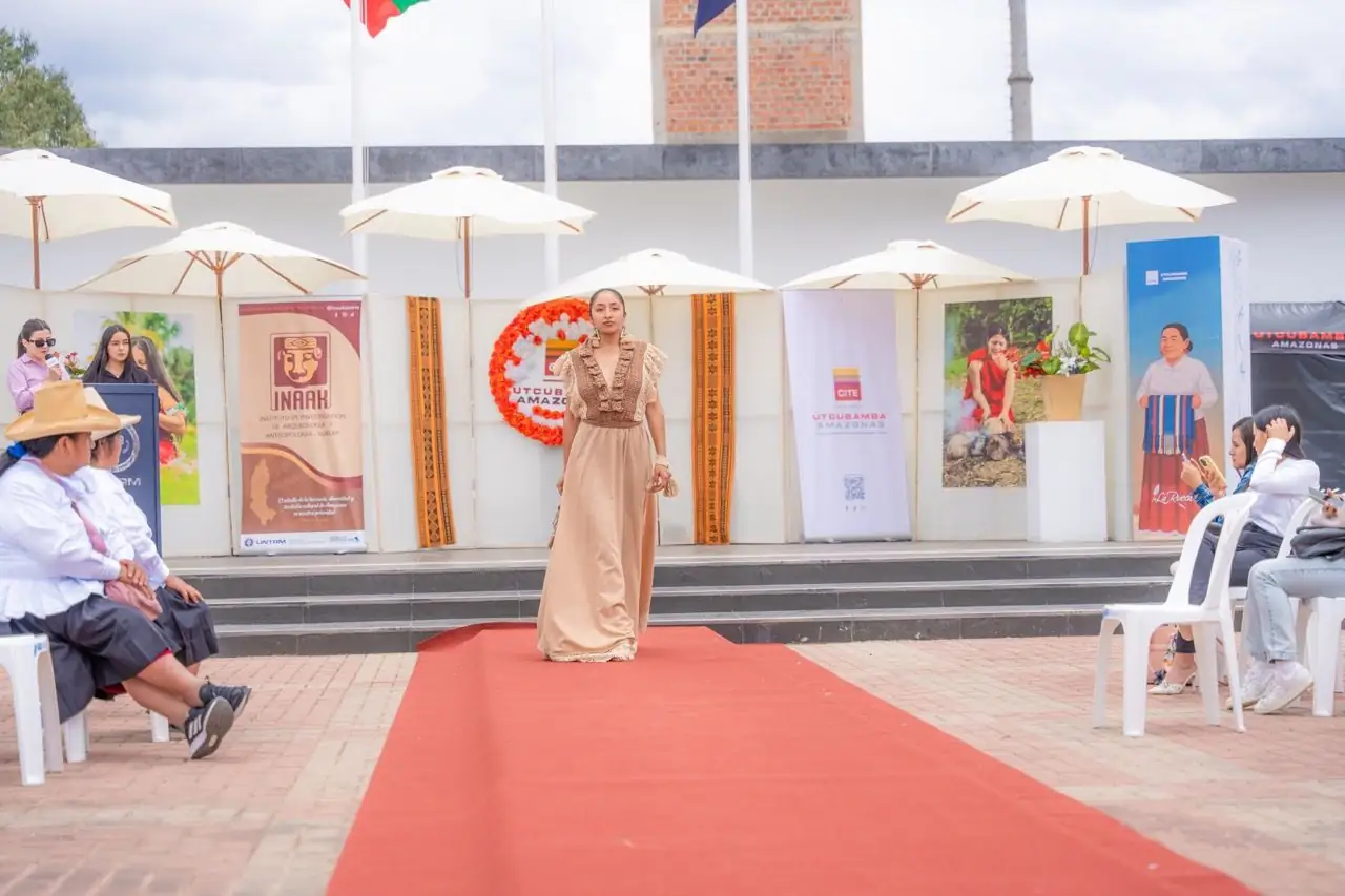 Foto 6 de «Colección Boho - Ecos de un alma libre: Una Pasarela que Celebra la Identidad Amazónica»