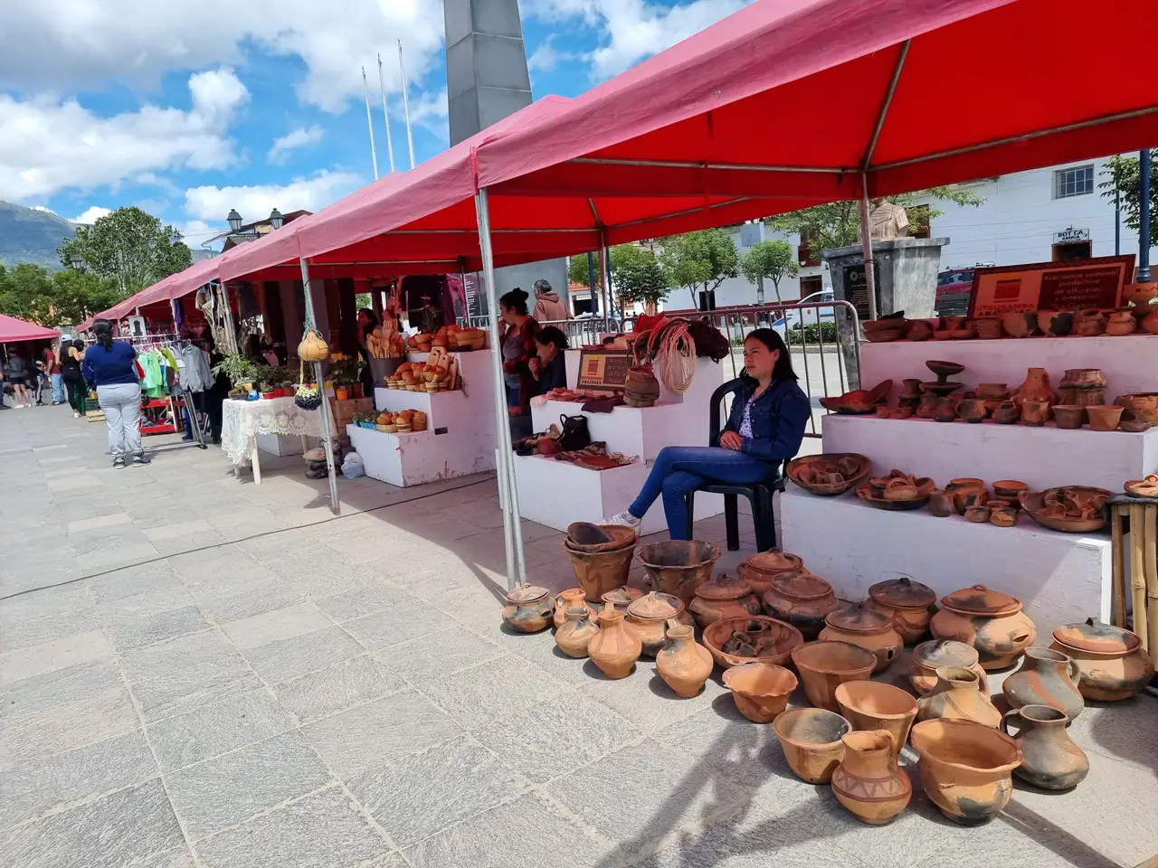 Foto 1 de «Feria Artesanal La Rueca 2023-I Edición»