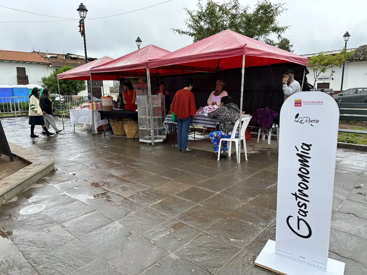 Foto 2 de «I Expo Innovación Artesanal La Rueca»