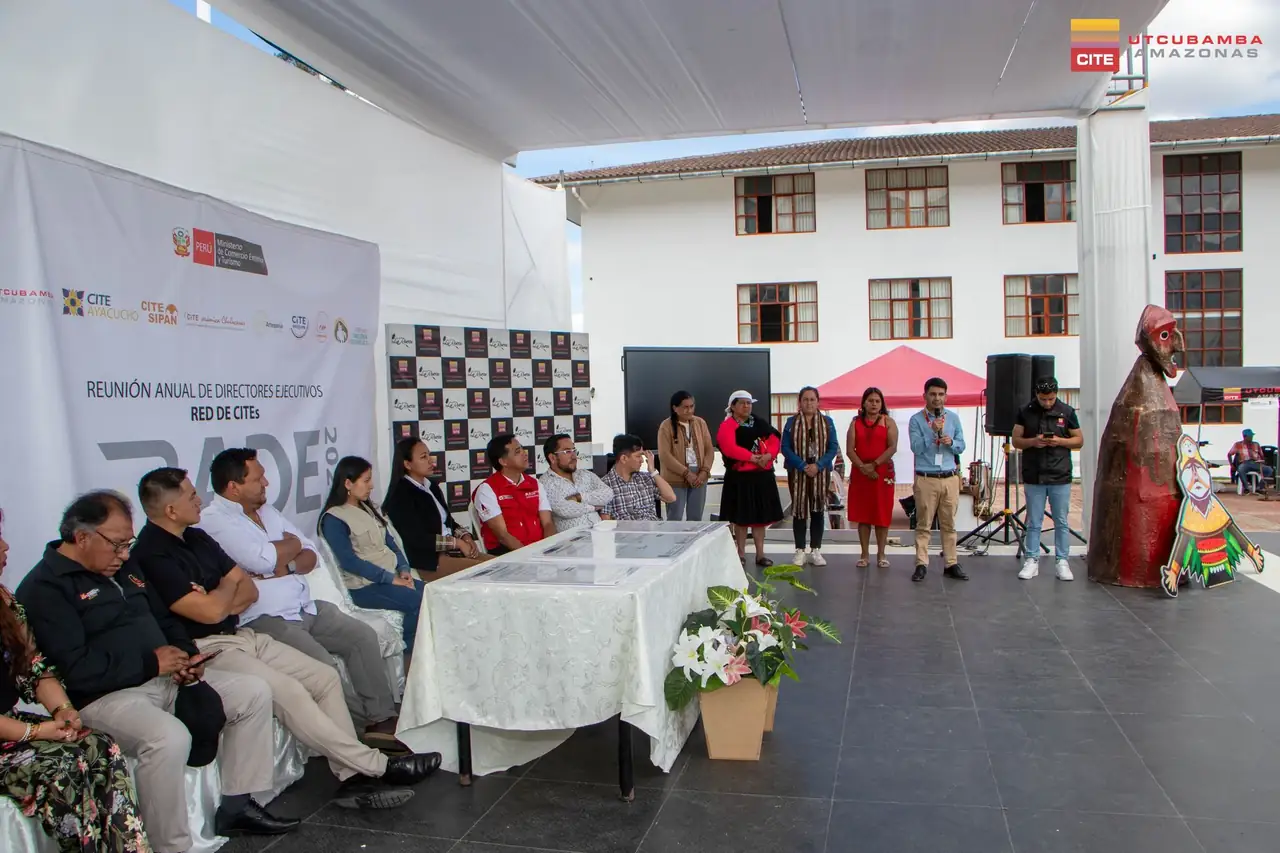 Impulsando la Identidad Artesanal: Entrega de Certificados de Registro de Marcas Colectivas