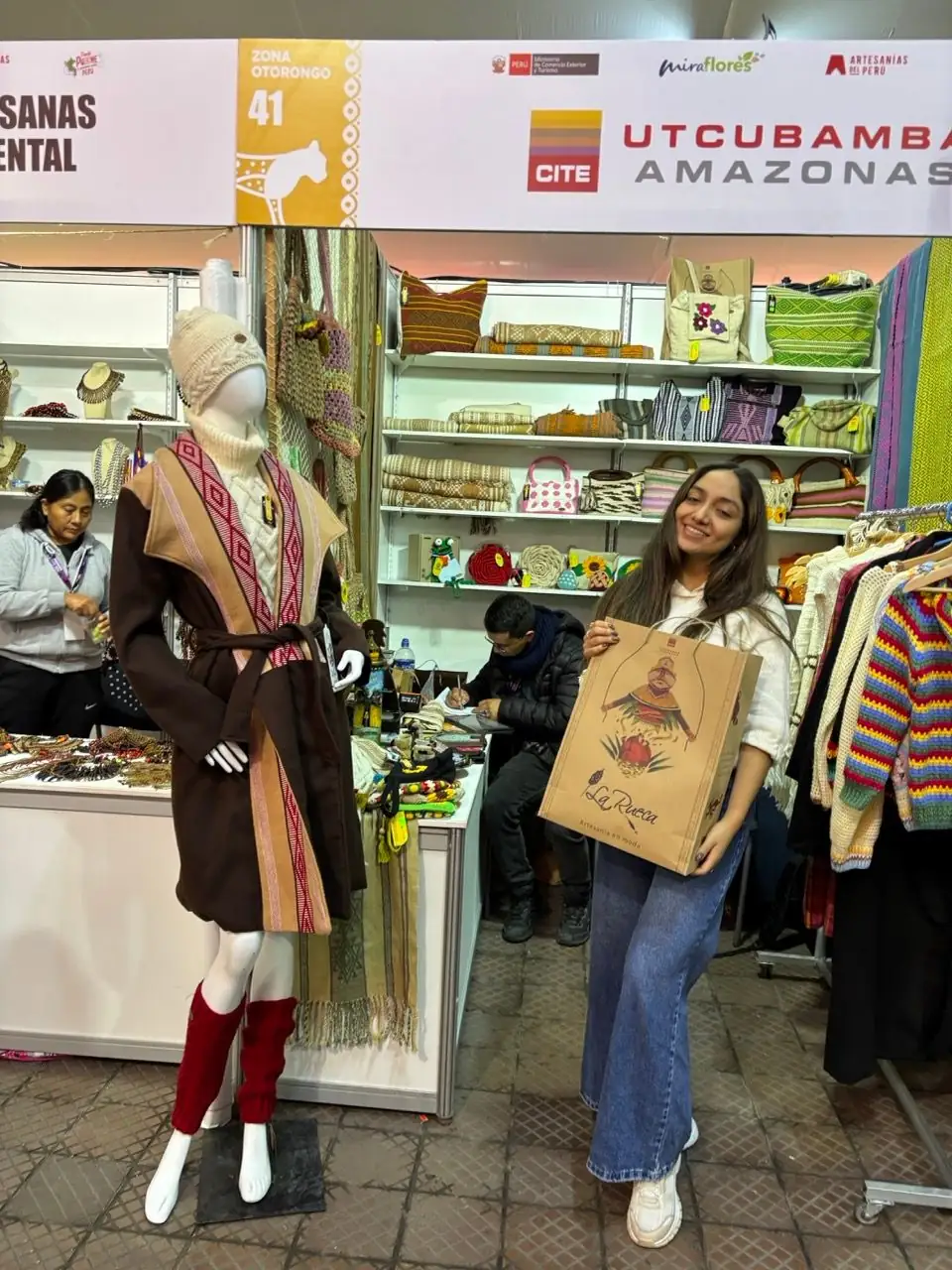 Foto 1 de «La Rueca presente en "De Nuestras Manos": La primera marca colectiva artesanal de Amazonas llega a Lima»