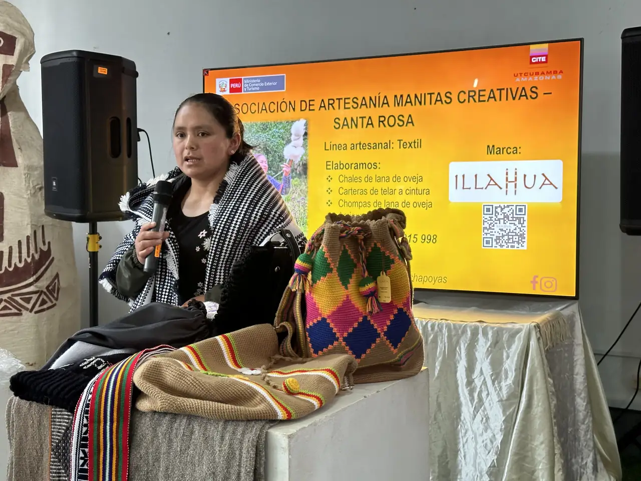 Foto 2 de «Presentación de Artesanos para Participar en la II Rueda de Negocio Artesanal»