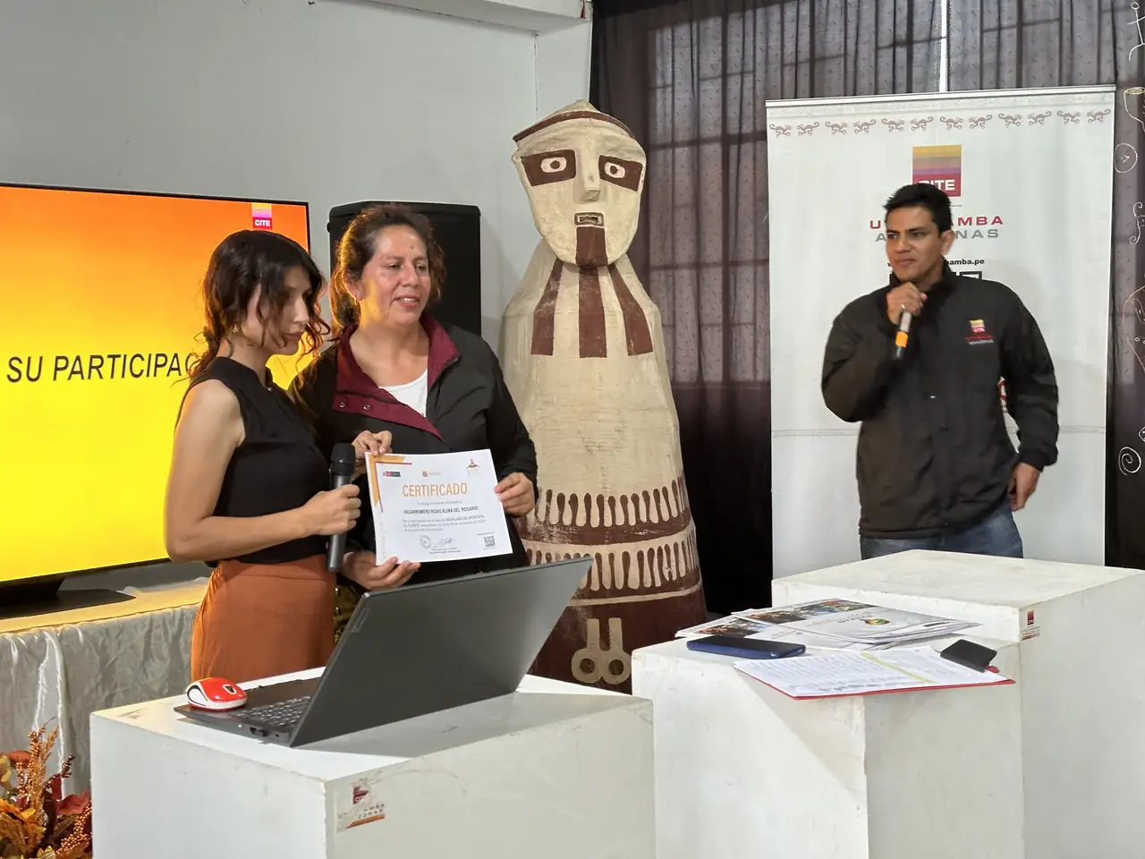 Foto 6 de «Presentación de Artesanos para Participar en la II Rueda de Negocio Artesanal»