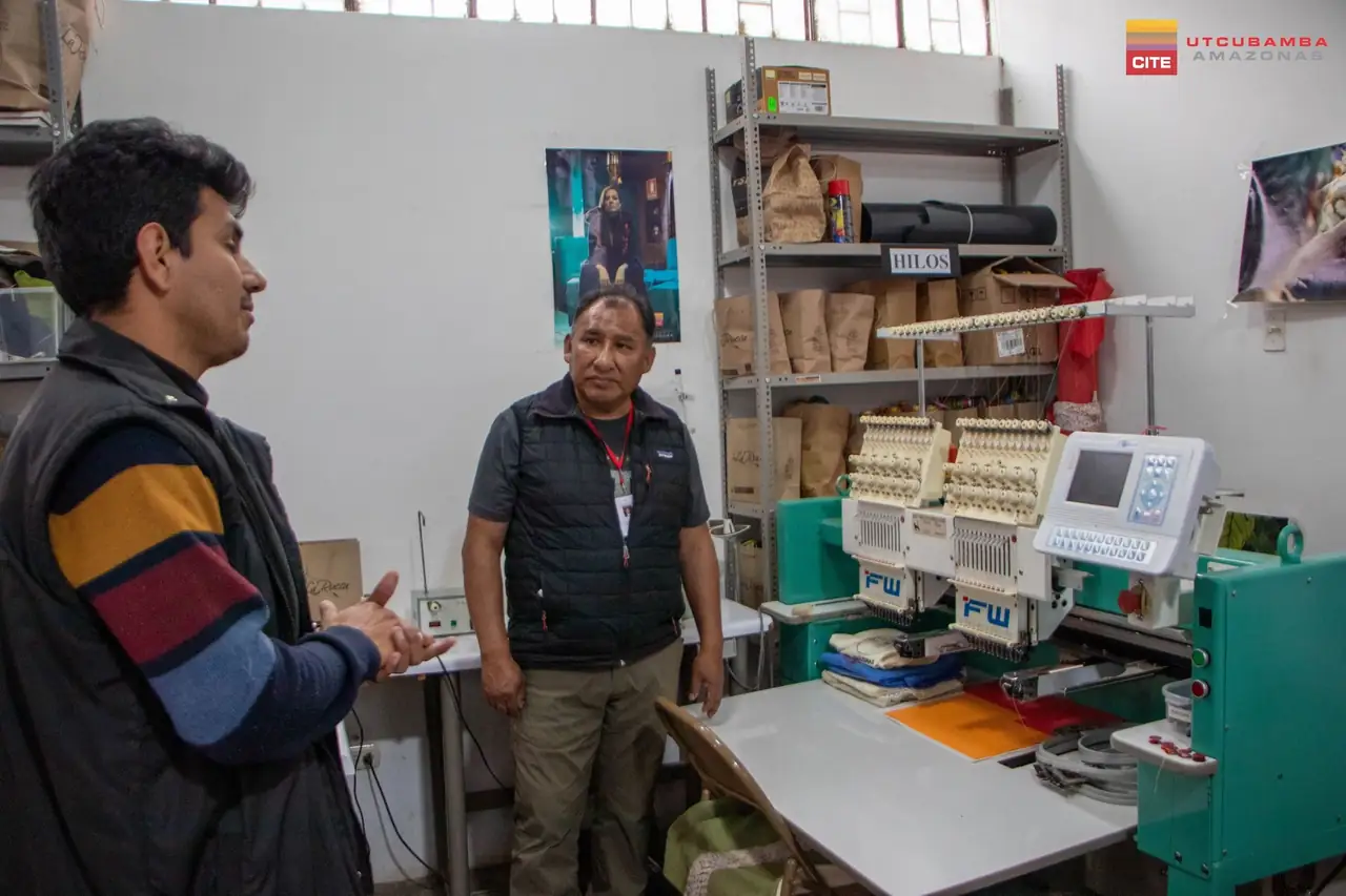 Foto 4 de «Fortaleciendo la competitividad artesanal: Visita del CITE Camélidos Sudamericanos de Puno al Equipo Técnico del CITE Utcubamba Amazonas»